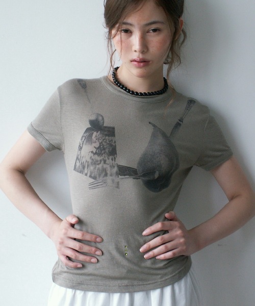 igi(イジ)の「BRA T / モチーフプリントソフトトップス(Tシャツ/カットソー・レディース・ブルーグレー/カーキ/ホワイト・FREE)」の3枚目の写真