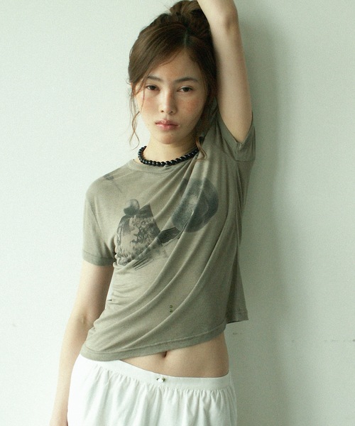 igi(イジ)の「BRA T / モチーフプリントソフトトップス(Tシャツ/カットソー・レディース・ブルーグレー/カーキ/ホワイト・FREE)」の17枚目の写真