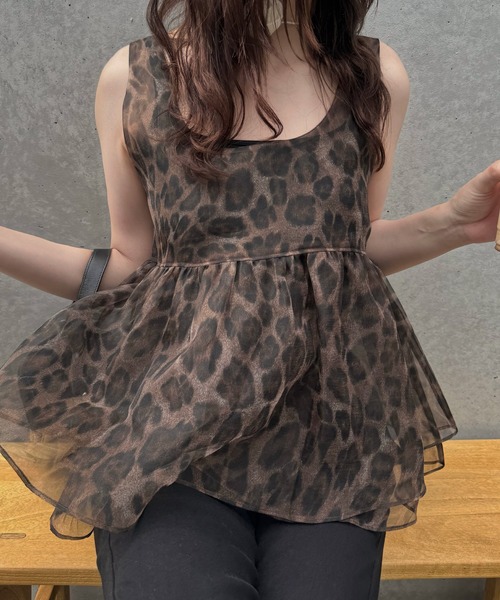 WILLFULLY(ウィルフリー)の「gather flare organdy peplum tops(その他トップス・レディース・レオパード/ベージュ/ブラック・FREE)」の18枚目の写真