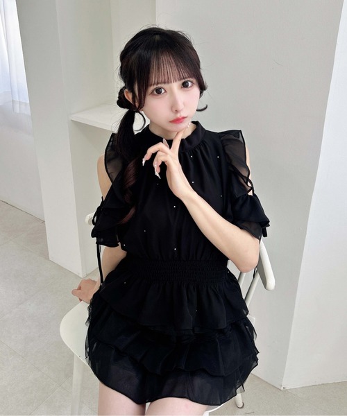 INGNI(イング)の「2Wayラインストーン付肩あきフリルブラウス(シャツ/ブラウス・レディース・オフホワイト/ピンク/ブラック・M)」の1枚目の写真