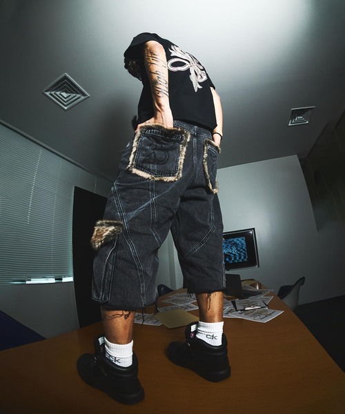 SUPPLIER（サプライヤー）の「SUPPLIER 別注 Fur SWITCHING BAGGY Shorts（その他パンツ・メンズ・ブラック・LARGE/MEDIUM/SMALL）」の3枚目の写真