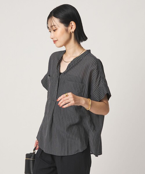 green label relaxing(グリーンレーベルリラクシング)の「シアー ストライプ ポケット ショートスリーブ ブラウス(シャツ/ブラウス・レディース・ネイビー/ライトブルー/ホワイト/イエロー・FREE)」の6枚目の写真