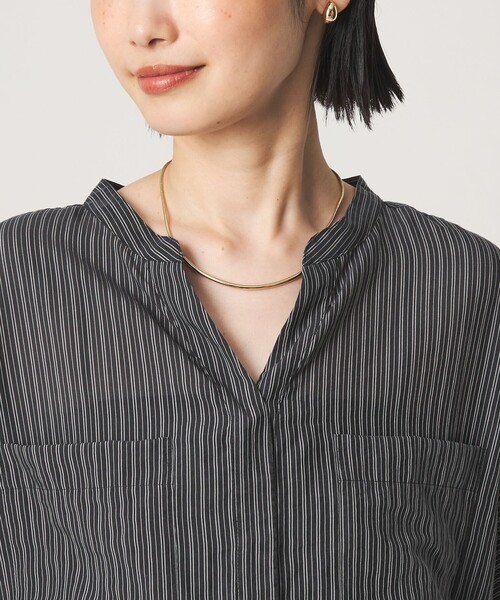 green label relaxing(グリーンレーベルリラクシング)の「シアー ストライプ ポケット ショートスリーブ ブラウス(シャツ/ブラウス・レディース・ネイビー/ライトブルー/ホワイト/イエロー・FREE)」の15枚目の写真