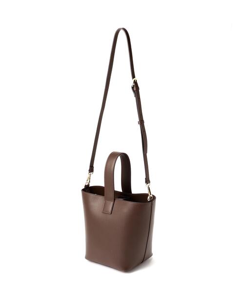 NATURAL BEAUTY BASIC(ナチュラルビューティーベーシック)の「メタルオーナメント2WAYバケットバッグ(ショルダーバッグ・レディース・ダークブラウン・-)」の2枚目の写真