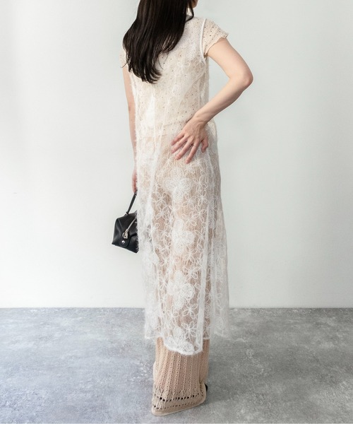 on:nue(オンニュ)の「【on:nue】シアーフラワーレースレイヤードワンピース/2026 SS COLLECTION(ワンピース・レディース・ブラック/ホワイト・FREE)」の10枚目の写真