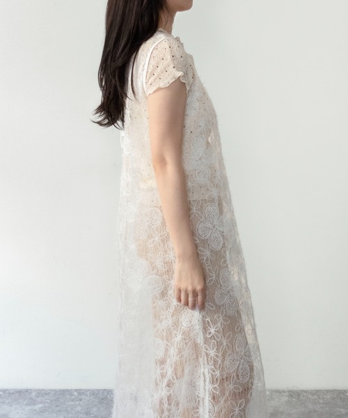 on:nue(オンニュ)の「【on:nue】シアーフラワーレースレイヤードワンピース/2026 SS COLLECTION(ワンピース・レディース・ブラック/ホワイト・FREE)」の13枚目の写真