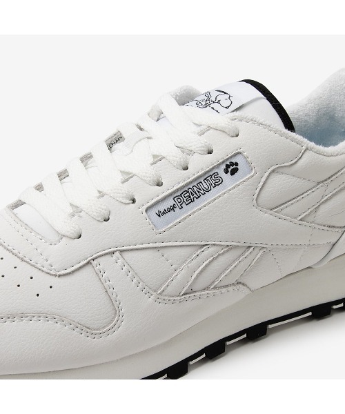 Reebok(リーボック)の「クラシックレザー1983ヴィンテージ ピーナッツ / CLASSIC LEATHER 1983 VINTAGE PEANUTS(スニーカー・メンズ・ホワイト・22.5cm/28.0cm/25.5cm/25.0cm/24.0cm/24.5cm/26.0cm/26.5cm/27.0cm/27.5cm/23.0cm/23.5cm)」の6枚目の写真