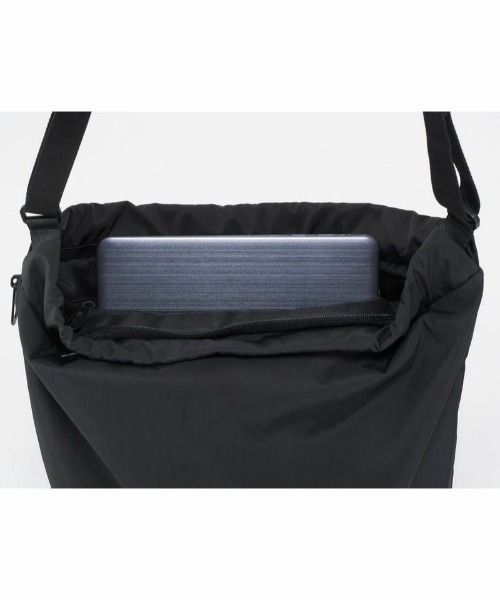 Cote&Ciel(コートエシエル)の「【cote&ciel/コートエシエル】 TYCHO Smooth Black / 3WAY バックパック(バックパック/リュック・メンズ・ブラック・FREE)」の7枚目の写真