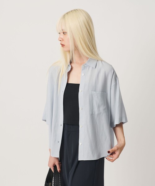 BEAUTY&YOUTH UNITED ARROWS(ビューティーアンドユースユナイテッドアローズ)の「シアー バックタック ショートスリーブ シャツ 接触冷感(シャツ/ブラウス・レディース・オフホワイト/ライトブルー/ライトピンク・FREE)」の4枚目の写真