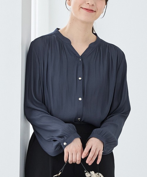 Honeys(ハニーズ)の「スキッパーブラウス(シャツ/ブラウス・レディース・ダークブラウン/ダークブルー/チャコール/グレイッシュベージュ/パープル・3L/L/LL/M/S)」の1枚目の写真