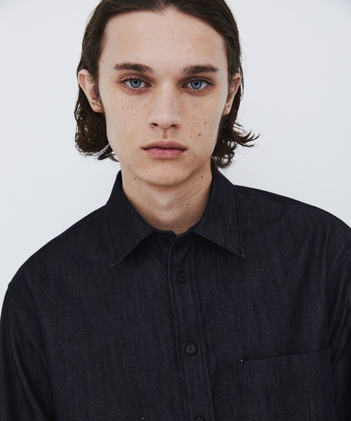 UNITED TOKYO(ユナイテッドトウキョウ)の「SILK DENIM RELAX SHIRT(シャツ/ブラウス・メンズ・ダークインディゴブルー・1/2)」の1枚目の写真