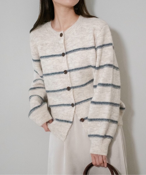 on:nue(オンニュ)の「【on:nue】パイピングシャギーボーダーニットカーディガン /26-27 AW COLLECTION(カーディガン/ボレロ・レディース・アイボリー/ネイビー/グレー・FREE)」の5枚目の写真