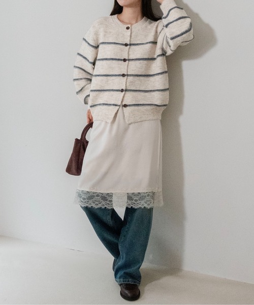 on:nue(オンニュ)の「【on:nue】パイピングシャギーボーダーニットカーディガン /26-27 AW COLLECTION(カーディガン/ボレロ・レディース・アイボリー/ネイビー/グレー・FREE)」の10枚目の写真
