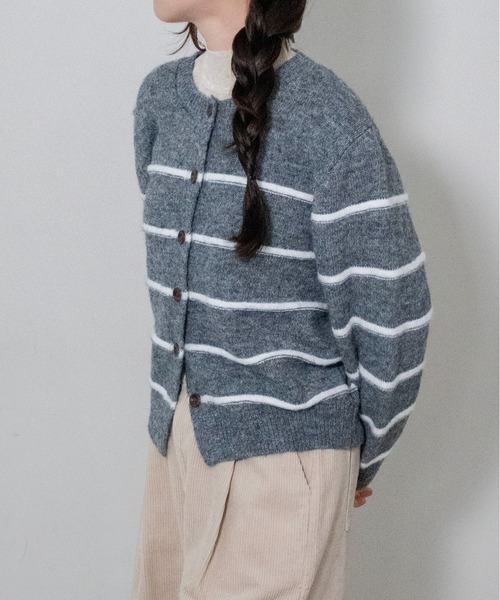 on:nue(オンニュ)の「【on:nue】パイピングシャギーボーダーニットカーディガン /26-27 AW COLLECTION(カーディガン/ボレロ・レディース・アイボリー/ネイビー/グレー・FREE)」の15枚目の写真