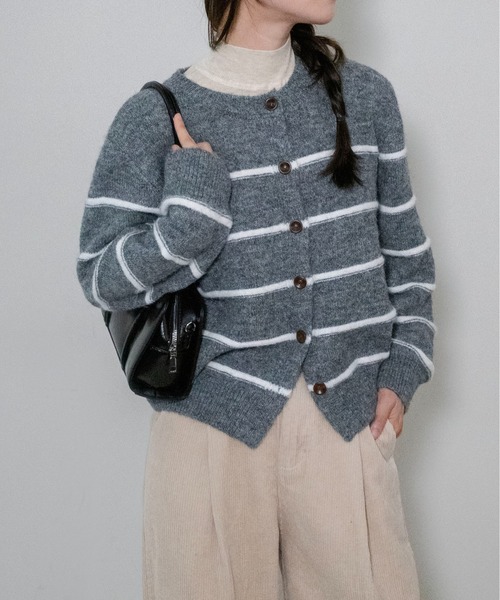 on:nue(オンニュ)の「【on:nue】パイピングシャギーボーダーニットカーディガン /26-27 AW COLLECTION(カーディガン/ボレロ・レディース・アイボリー/ネイビー/グレー・FREE)」の16枚目の写真