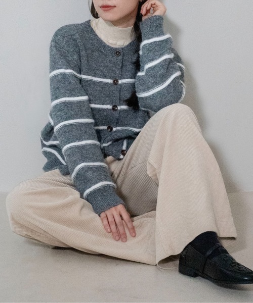 on:nue(オンニュ)の「【on:nue】パイピングシャギーボーダーニットカーディガン /26-27 AW COLLECTION(カーディガン/ボレロ・レディース・アイボリー/ネイビー/グレー・FREE)」の19枚目の写真