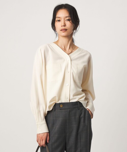 green label relaxing(グリーンレーベルリラクシング)の「ツイル ポケット シャツ マシンウォッシャブル ストレッチ(シャツ/ブラウス・レディース・ライトブルー/オフホワイト/ベージュ/ネイビー・FREE)」の9枚目の写真