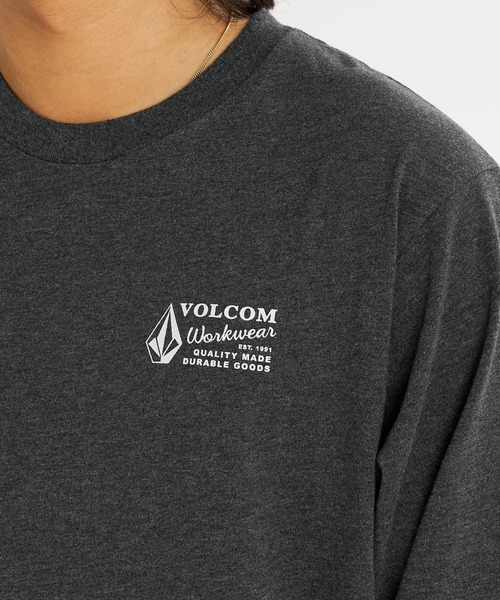 VOLCOM(ボルコム)の「VOLCOM メンズ WORKWEAR LS ロンT 【2026年秋冬モデル】/ボルコムバックプリント長袖ロンT(Tシャツ/カットソー・メンズ・スミクロ/オレンジ/ホワイト・MEDIUM/LARGE/X-LARGE)」の13枚目の写真