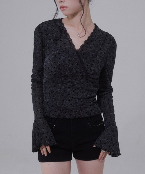 ENVYM(アンビー)の「カシュクールピコレーストップス ハート柄(Tシャツ/カットソー・レディース・グレー/ブラック/ベージュ・FREE)」の5枚目の写真