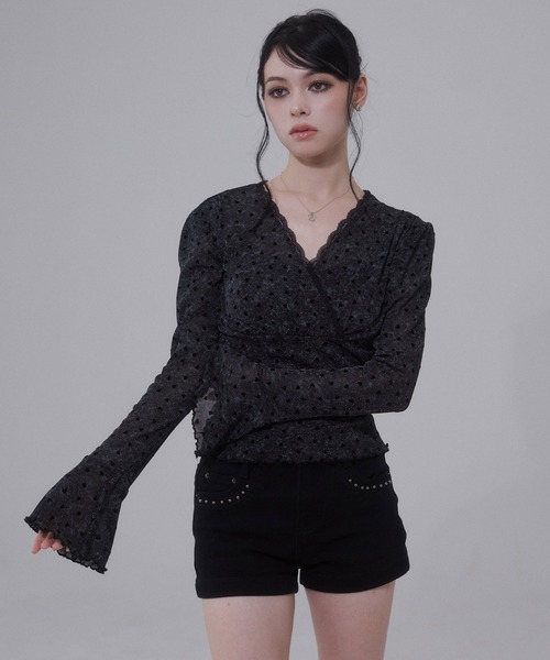 ENVYM(アンビー)の「カシュクールピコレーストップス ハート柄(Tシャツ/カットソー・レディース・グレー/ブラック/ベージュ・FREE)」の6枚目の写真