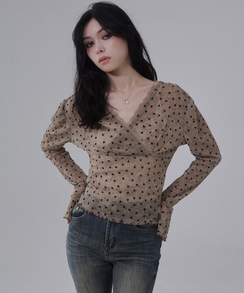 ENVYM(アンビー)の「カシュクールピコレーストップス ハート柄(Tシャツ/カットソー・レディース・グレー/ブラック/ベージュ・FREE)」の11枚目の写真