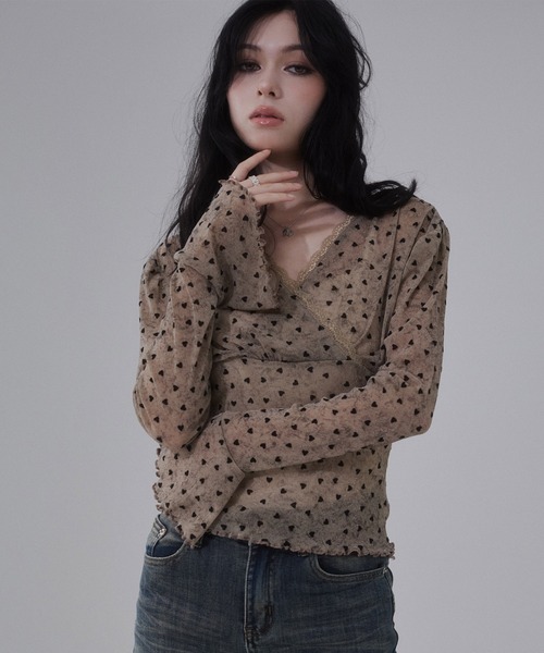 ENVYM(アンビー)の「カシュクールピコレーストップス ハート柄(Tシャツ/カットソー・レディース・グレー/ブラック/ベージュ・FREE)」の12枚目の写真