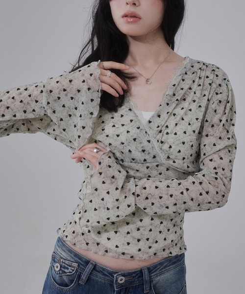 ENVYM(アンビー)の「カシュクールピコレーストップス ハート柄(Tシャツ/カットソー・レディース・グレー/ブラック/ベージュ・FREE)」の16枚目の写真