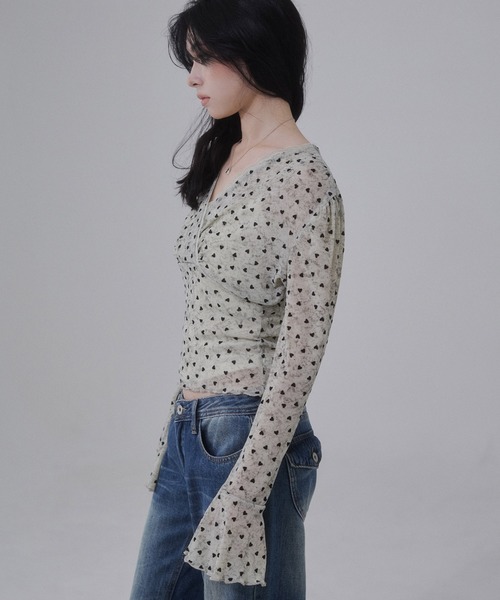 ENVYM(アンビー)の「カシュクールピコレーストップス ハート柄(Tシャツ/カットソー・レディース・グレー/ブラック/ベージュ・FREE)」の17枚目の写真