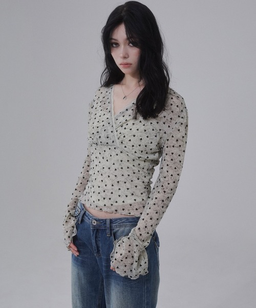 ENVYM(アンビー)の「カシュクールピコレーストップス ハート柄(Tシャツ/カットソー・レディース・グレー/ブラック/ベージュ・FREE)」の15枚目の写真