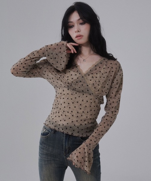 ENVYM(アンビー)の「カシュクールピコレーストップス ハート柄(Tシャツ/カットソー・レディース・グレー/ブラック/ベージュ・FREE)」の9枚目の写真