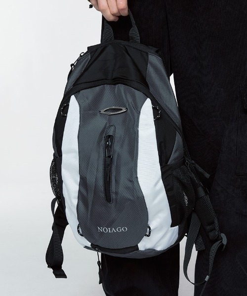 NOIAGO(ノイアゴ)の「◇NOIAGO◇ブランド直輸入正規品/マルチロゴ バックパック multi logo backpack(バックパック/リュック・レディース・ピンク/ブラック/グレー・FREE)」の3枚目の写真