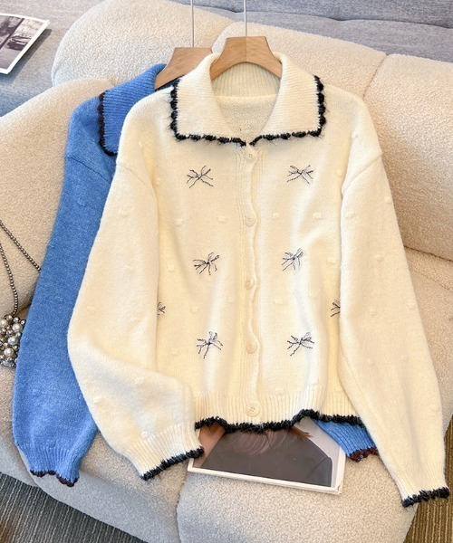 LUCPY（ラクピー）の「リボン刺繍 配色襟ニットカーディガン（カーディガン/ボレロ・レディース・ホワイト/ブルー・FREE）」の3枚目の写真