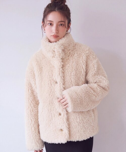 natural couture(ナチュラルクチュール)の「スタンドカラーファーコート(その他アウター・レディース・アイボリー/ブラウン/ベージュ・FREE)」の4枚目の写真