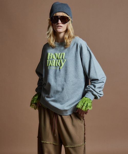 MAISON SPECIAL（メゾンスペシャル）の「【26WINTER PRE-ORDER】BOUNDARY Embossed Sweatshirt/BOUNDARYエンボススウェット（スウェット・レディース・ブラック/グレー/レッド・FREE）」の7枚目の写真