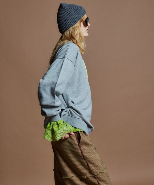 MAISON SPECIAL（メゾンスペシャル）の「【26WINTER PRE-ORDER】BOUNDARY Embossed Sweatshirt/BOUNDARYエンボススウェット（スウェット・レディース・ブラック/グレー/レッド・FREE）」の9枚目の写真