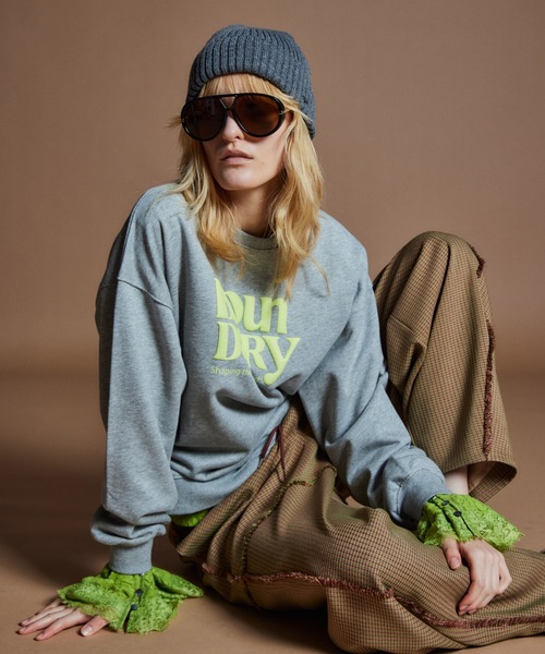 MAISON SPECIAL（メゾンスペシャル）の「【26WINTER PRE-ORDER】BOUNDARY Embossed Sweatshirt/BOUNDARYエンボススウェット（スウェット・レディース・ブラック/グレー/レッド・FREE）」の5枚目の写真