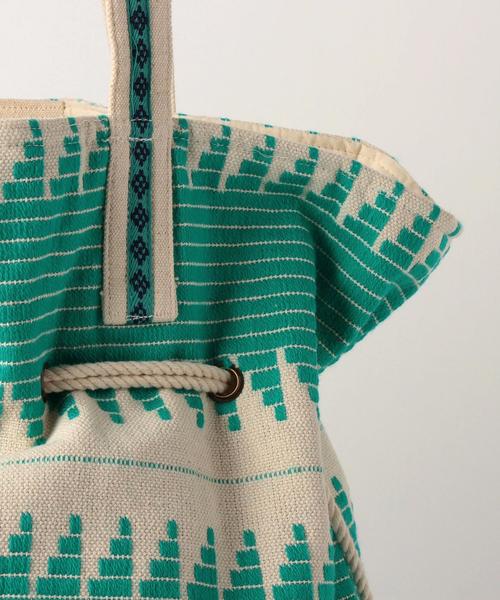 UNITED ARROWS（ユナイテッドアローズ）の「トートバッグ ダブルポンポン◆（トートバッグ・レディース・ケリー/コバルトブルー・FREE）」の7枚目の写真