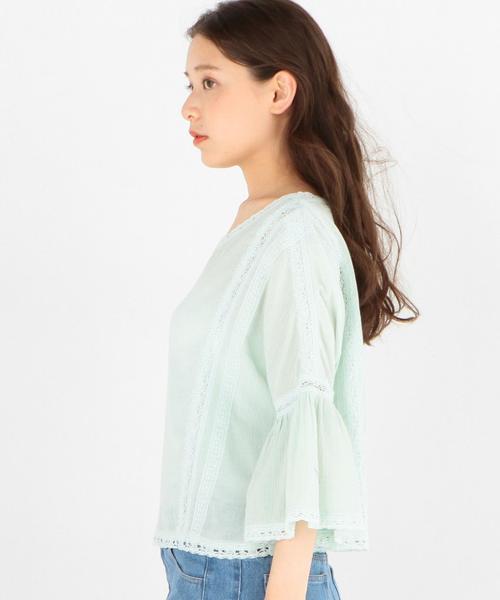 Another Edition（アナザーエディション）の「ガーゼヨウリュウVネックブラウス/AEBC ガーゼヨウリュウ V BLUS◆（シャツ/ブラウス・レディース・オフホワイト/レッド/ライム・FREE）」の4枚目の写真