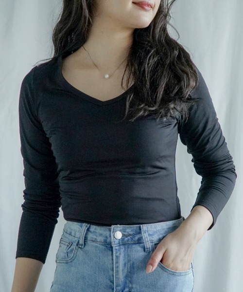 aimoha（アイモハ）の「裏起毛ヒートカットソー タートルネック ラウンドネック Vネック (AW) (LV)（インナーウェア/肌着・レディース・パープル/ワインレッド/カーキ/グレー/ホワイト/ブラウン/ブラック/ピンク/パープル系その他2/パープル系その他3/パープル系その他5/ピンク系その他2/ピンク系その他3/ピンク系その他5/レッド系その他2/レッド系その他3/レッド系その他5/ブラック系その他2/ブラック系その他3/ブラック系その他5/グレー系その他2/グレー系その他3/グレー系その他5/ブラウン系その他2/ブラウン系その他3/ブラウン系その他5/グリーン系その他2/グリーン系その他3/グリーン系その他5/ホワイト系その他2/ホワイト系その他3/ホワイト系その他5/ダークグレー/ベージュ系その他3/ベージュ系その他2/グレー系その他・XX-LARGE/LARGE/X-LARGE/MEDIUM/SMALL）」の7枚目の写真