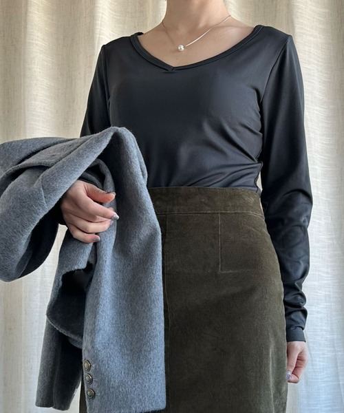 aimoha（アイモハ）の「裏起毛ヒートカットソー タートルネック ラウンドネック Vネック (AW) (LV)（インナーウェア/肌着・レディース・パープル/ワインレッド/カーキ/グレー/ホワイト/ブラウン/ブラック/ピンク/パープル系その他2/パープル系その他3/パープル系その他5/ピンク系その他2/ピンク系その他3/ピンク系その他5/レッド系その他2/レッド系その他3/レッド系その他5/ブラック系その他2/ブラック系その他3/ブラック系その他5/グレー系その他2/グレー系その他3/グレー系その他5/ブラウン系その他2/ブラウン系その他3/ブラウン系その他5/グリーン系その他2/グリーン系その他3/グリーン系その他5/ホワイト系その他2/ホワイト系その他3/ホワイト系その他5/ダークグレー/ベージュ系その他3/ベージュ系その他2/グレー系その他・XX-LARGE/LARGE/X-LARGE/MEDIUM/SMALL）」の10枚目の写真