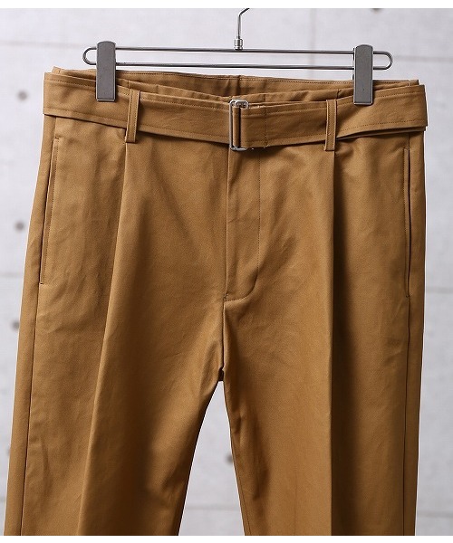 WILD LIFE TAILOR Adam et Rope'（ワイルドテーラーアダムエロペ　）の「WLTダブルサテンベルティッドパンツ（その他パンツ・メンズ・カーキ/ベージュ/ネイビー・L/M）」の9枚目の写真
