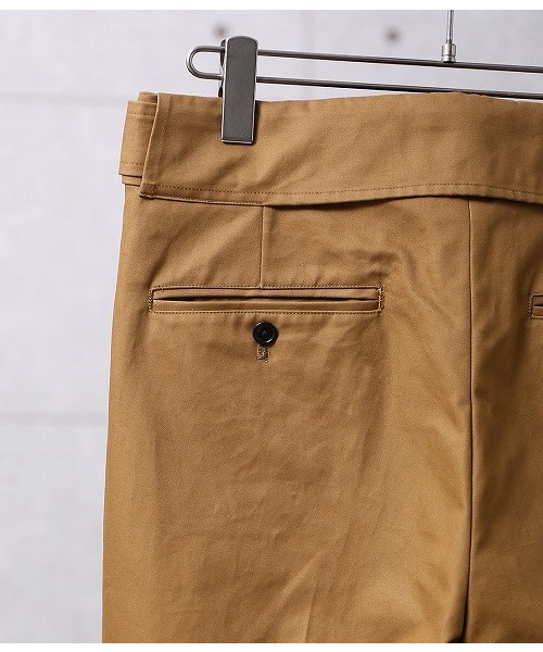 WILD LIFE TAILOR Adam et Rope'（ワイルドテーラーアダムエロペ　）の「WLTダブルサテンベルティッドパンツ（その他パンツ・メンズ・カーキ/ベージュ/ネイビー・L/M）」の4枚目の写真