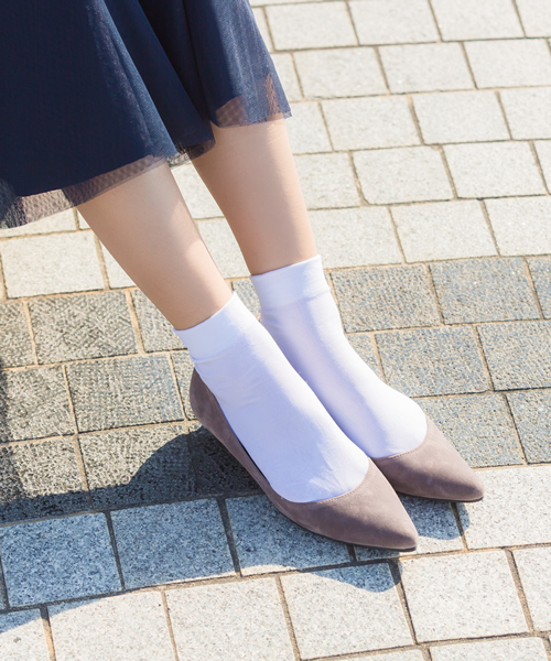 menue（メヌエ）の「ポインテッドトゥ ローヒールパンプス（スエード調）（パンプス・レディース・コーラルピンク/レモンイエロー/ライトブルー/ベージュ系その他2/グリーン系その他/ゴールド/シルバー/ブラック系その他/その他/キャメル/グレー/カーキ/ベージュ系その他/レッド/チャコールグレー/ベージュ系その他3・21.5cm/22.0cm/22.5cm/23.0cm/23.5cm/24.0cm/24.5cm/25.0cm/25.5cm/26.0cm/26.5cm）」の18枚目の写真