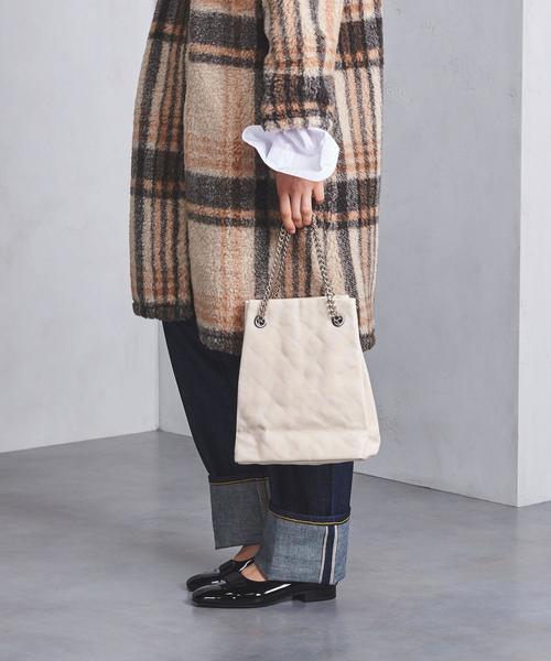 UNITED ARROWS（ユナイテッドアローズ）の「＜TEMBEA（テンベア）＞チェーンポーチ M†（ハンドバッグ・レディース・ホワイト/ブラック/ゴールド・FREE）」の2枚目の写真