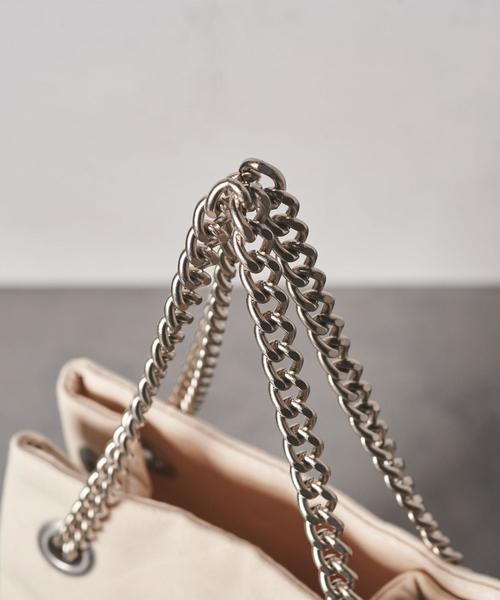 UNITED ARROWS（ユナイテッドアローズ）の「＜TEMBEA（テンベア）＞チェーンポーチ M†（ハンドバッグ・レディース・ホワイト/ブラック/ゴールド・FREE）」の16枚目の写真