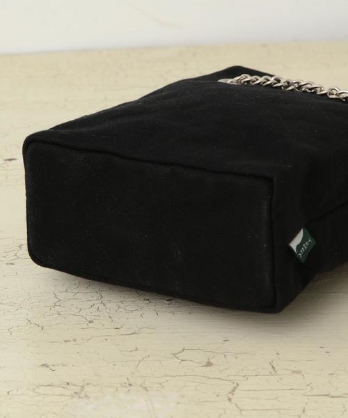 UNITED ARROWS（ユナイテッドアローズ）の「＜TEMBEA（テンベア）＞チェーンポーチ M†（ハンドバッグ・レディース・ホワイト/ブラック/ゴールド・FREE）」の7枚目の写真