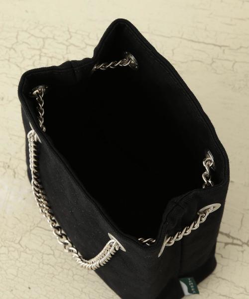 UNITED ARROWS（ユナイテッドアローズ）の「＜TEMBEA（テンベア）＞チェーンポーチ M†（ハンドバッグ・レディース・ホワイト/ブラック/ゴールド・FREE）」の8枚目の写真