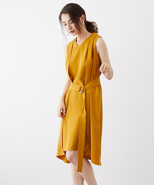 UNITED TOKYO（ユナイテッドトウキョウ）の「2wayベルトワンピース（ワンピース・レディース・マスタード/ネイビー・1）」の2枚目の写真