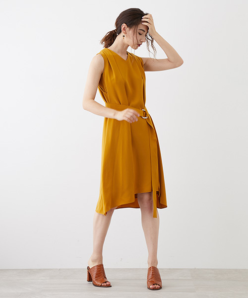 UNITED TOKYO（ユナイテッドトウキョウ）の「2wayベルトワンピース（ワンピース・レディース・マスタード/ネイビー・1）」の12枚目の写真