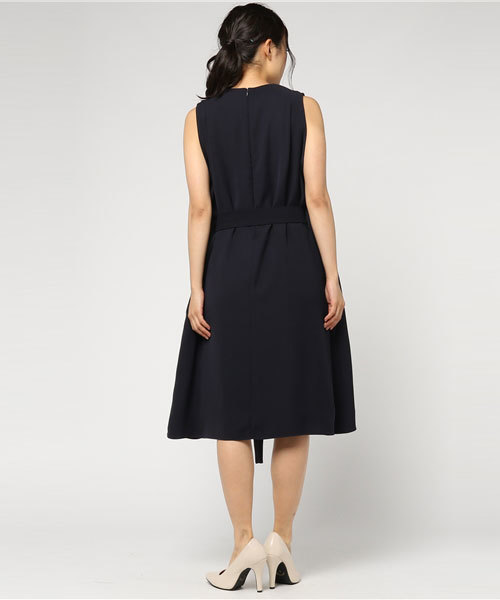 UNITED TOKYO（ユナイテッドトウキョウ）の「2wayベルトワンピース（ワンピース・レディース・マスタード/ネイビー・1）」の6枚目の写真